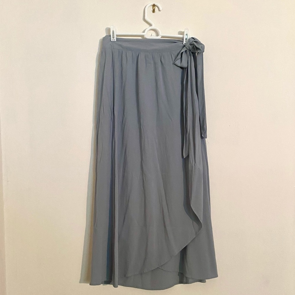 Blue/gray women’s midi wrap skirt